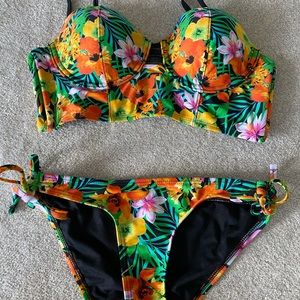 Forever 21 Hawaiian Floral Swimsuit L top/S bottom